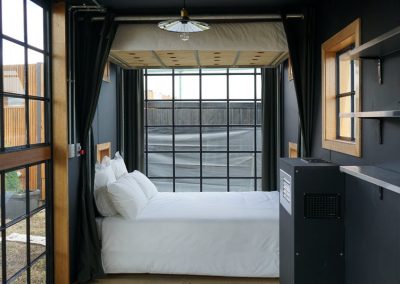 1 Queen bed option in cabin